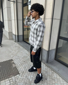 Grey Pearl Flannel im Profil, Perlen am Ärmel sichtbar